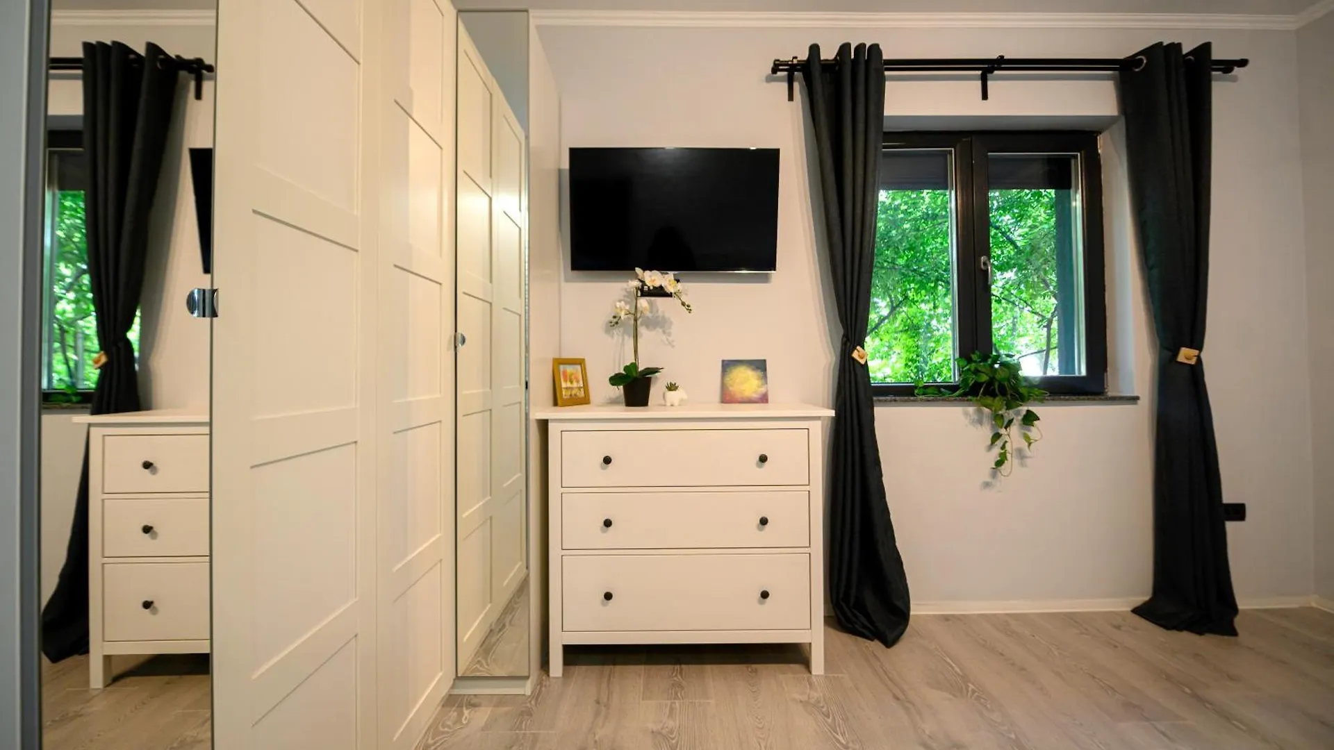 Kiseleff Flat - 2Br, Family-Friendly, Free Parking Apartment Bucharest
