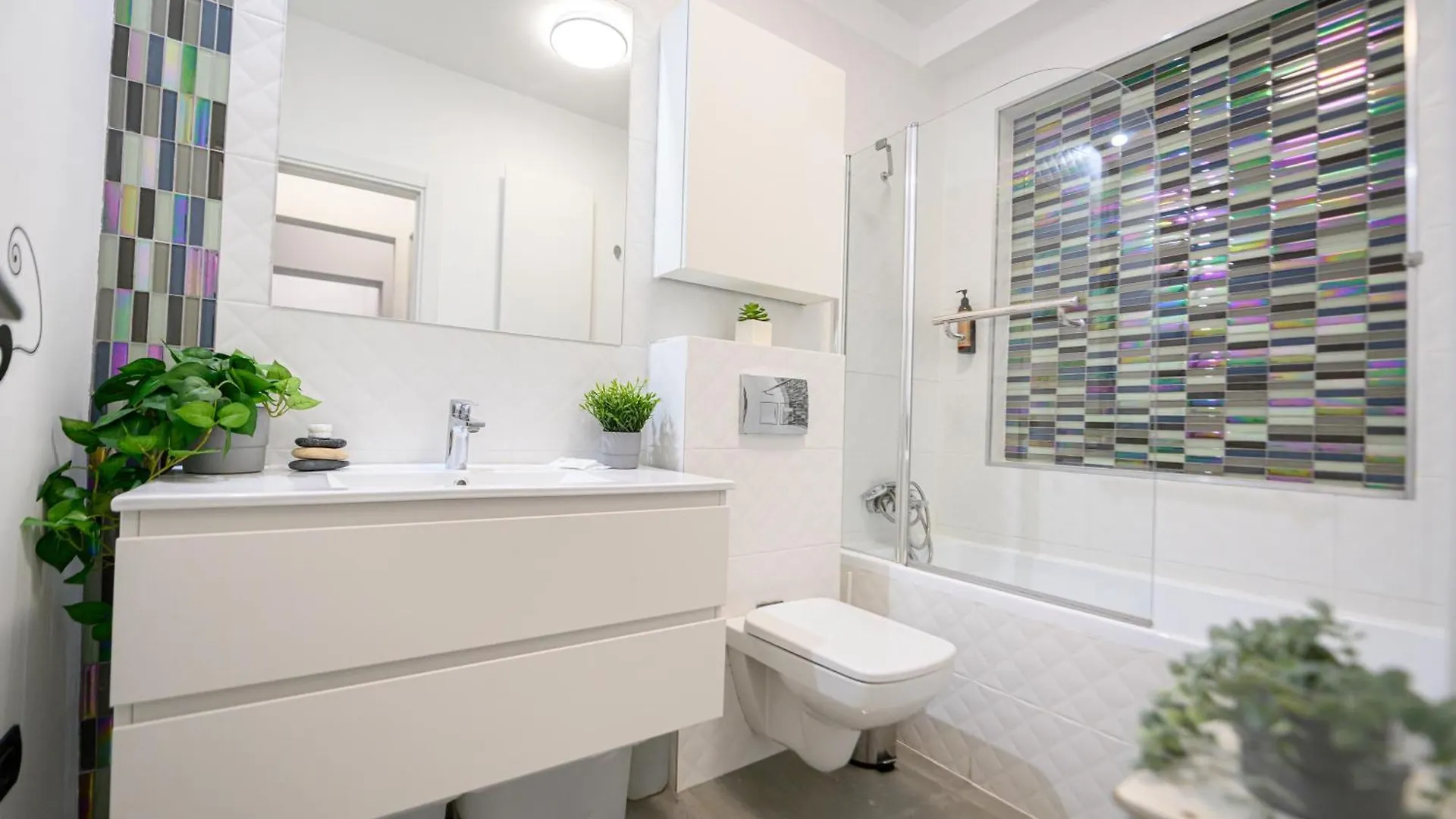Kiseleff Flat - 2Br, Family-Friendly, Free Parking Apartment Bucharest
