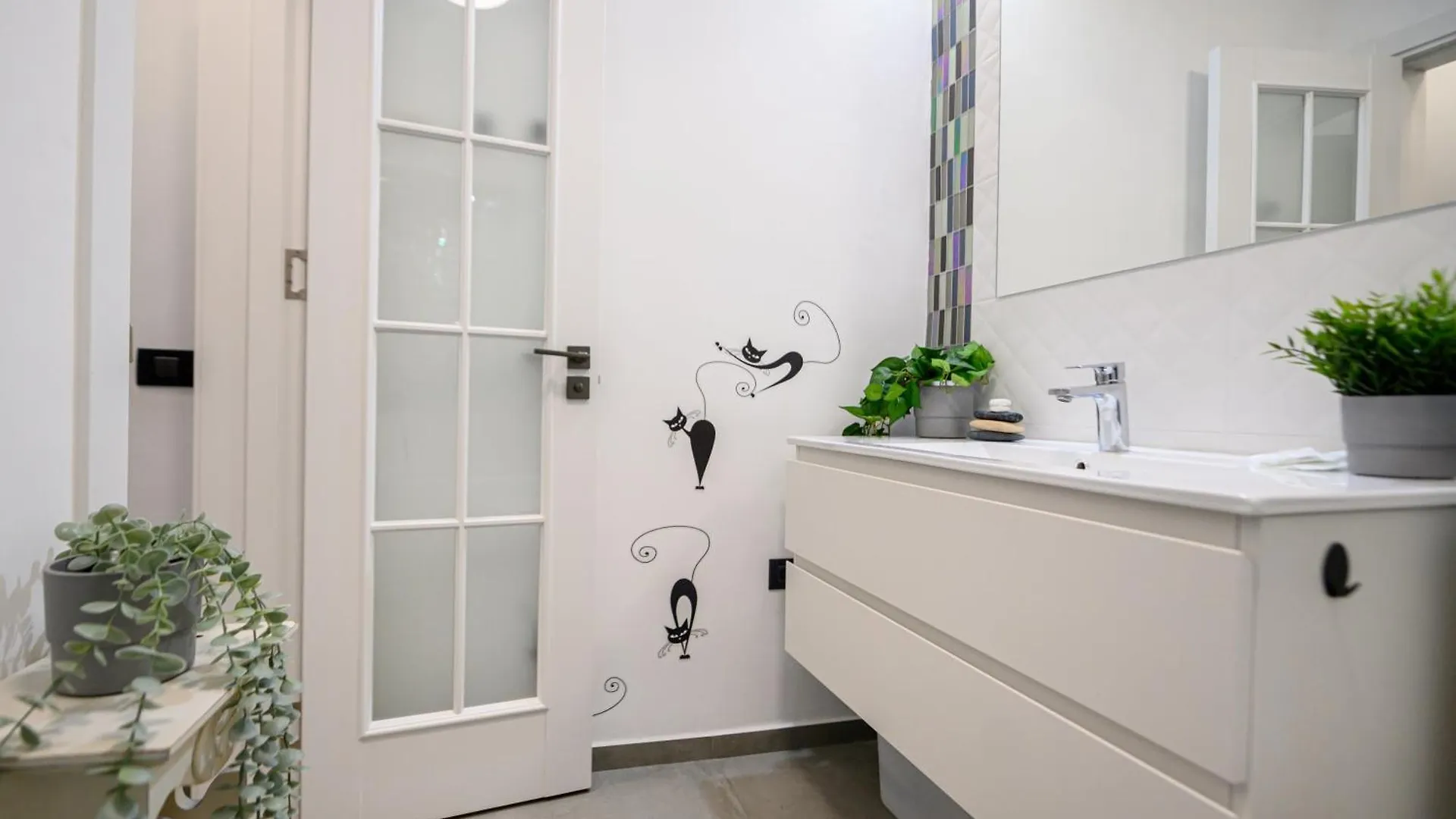 Kiseleff Flat - 2Br, Family-Friendly, Free Parking Apartment Bucharest